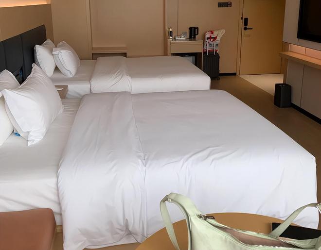 钱？北海亲子游5天4晚价格跟团五日游报价冰球突破豪华版手机版北海亲子跟团游多少(图3)